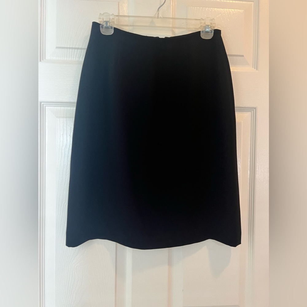 INC black skirt. Classic fit. Size 6P